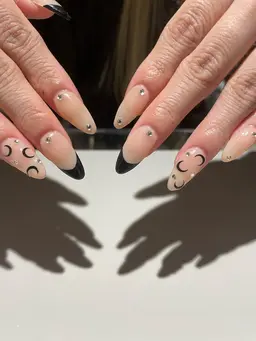 フレンチネイル🌙《カラー何色でも◯》