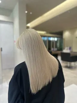 ✨【期間限定】✨ダメージケアブリーチ➕艶カラー➕カット➕トリートメント🍐