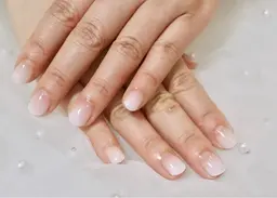 【オフ無し】伸びても目立ちにくい✨カラーグラデーションネイル🤍パラジェル変更可