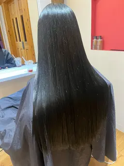 🩶カット×地毛風ストレート×保湿トリートメント🩶