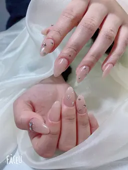 【チップ】10本チップ長さ出し➕持ち込みシンプルデザイン+スト-ン付け放題