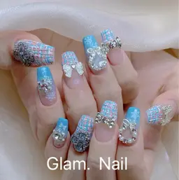 チップ長さだし持ち込みデザインやり放題10本まで(現金のみ)パーツは別な料金追加です。