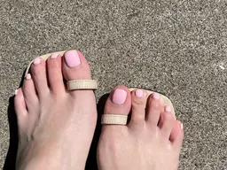 2/10（火）14:00- フット　ワンカラー+オフ込＋スペシャルケア付コース🌈✨