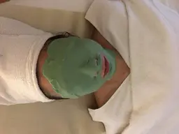 ☆肌荒れがきになる方 すべすべ前向き肌コース［スタンダードコース イルネージュ使用➕ビューネケアパック