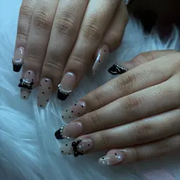 【金曜日❣️13日(金)12:00】10本デザインし放題(オフ🙆‍♀️)長さ出し+¥1100