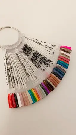 ✨✨ハンドネイル＆フットネイル✨✨💕💕両方艶々なお爪にしませんか？ずっと見ていたくなる艶々ネイルを是非どうぞ🥰