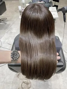 【髪質改善/ミニモ限定プライス】カット + 超高濃度プレミアム水素ULTOWAトリートメント / ¥8000 ~