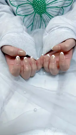 【2月限定🉐✨️】綺麗め派さんにオススメ🕊️フレンチネイル🤍カラー、ラメに変更🆗オフ込み