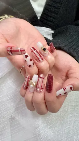 🎀🎀チップ長さ出し持ち込みデザイン(パーツ10本無制限付け放題ok)