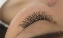 ボリュームラッシュ4D50分つけ放題❣️ リペアの方限定💫