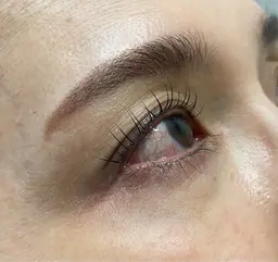 まつげパーマ✨パリジェンヌorCカールパーマで目元ぱっちり！土日祝可ご案内です🙆‍♀️