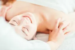 《Instagram投稿のお願い◎》ひまし油ゆらぎリンパケア小顔調整込みの120分　通常¥11,500の55％OFF