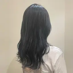 イルミナカラー🌈＋トリートメント🫧 【イルミナカラーとは？　→髪へのダメージを抑えられるカラーです！💫】