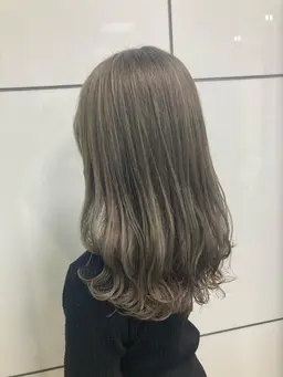 ✨ダメージレスケアブリーチ✨枝毛切れ毛94%カット✨黒髪卒業❤️カラー+ケアブリーチダブルカラー+高保湿トリートメント