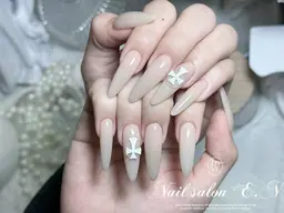 ★10月限定！【チップ長さだし】ワンカラー orラメグラ+パーツ2個 ¥ 8980