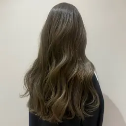 【🩵当日限定🩵】カット➕低ダメージ透明感カラー➕うる艶トリートメント🍯補足説明必ずお読みください!