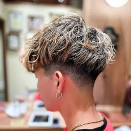 フェードマッシュにしたい方限定（シャンプー付き）