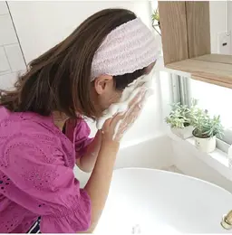 正しいスキンケアのお手入れ方法のレッスンと、肌分析のスキンチェック