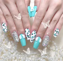 🎀🍓【スカルプ長さだし】時間内でアート、パーツ六本程度500円パーツつけ放題🩷