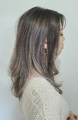 【ケアブリーチ使用】カット+ハイライト+ダブルカラー+oggiotto10stepTR¥21900→¥20900【大宮】