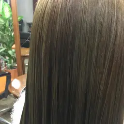 【最新薬剤♪】デザインカット＋クオライン縮毛矯正