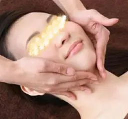 気になる《アゴライン》スッキリ✨小顔アロマリンパケアマッサージ　30分