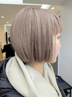 💛ケアブリ２回➕オンカラー➕カット➕トリートメント💛カット無、その他部分ブリーチの方もこちらから🆗