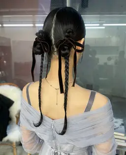 pia【25歳以下限定】ヘアアレンジ👱🏻‍♀🤍