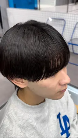 ❕酸性ストレート❕【うねり、くせが気になる方に✨⠀】梅雨時期におすすめのメニューです🤲🏻