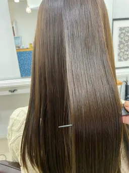 リルウ人気メニュー⭐️カット＋つやつやイルミナカラー✨トリートメントはプラス2000円