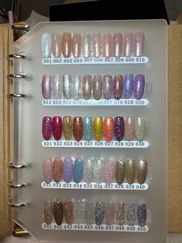 ラメグラデーションネイル