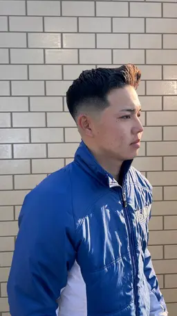 カット　（フェードスタイルから刈り上げないスタイルまで何でも🉑）