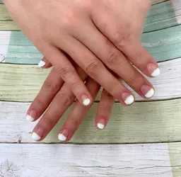 【オフなし】練習モデル　ハンド　フレンチ➕ラメライン