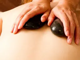 【12月限定‼️温活×子宮ケア】ホットストーン&骨盤子宮矯正 60分