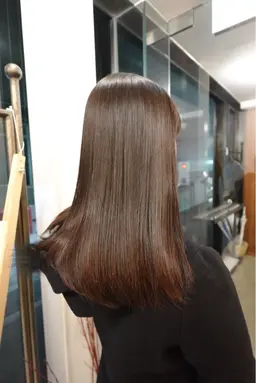 ストレートパーマ・縮毛矯正