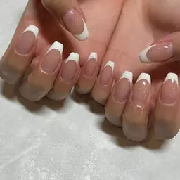フレンチネイル𓈒𓏸◌‬   - ̗̀パラジェル変更可  ̖́-  ※クリアベース
