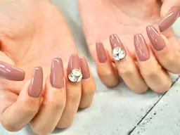 ビジュー×ワンカラーorグラデ💎画像のサイズの3つのスワロを組み合わせたビジューです。※補足説明をお読み下さい。