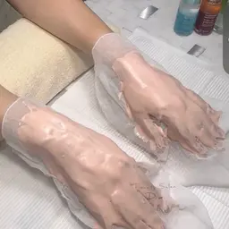 お手軽にお手元ケア　主に手の甲のケアコースとなります。初めての方やお手元ケアが気になる方におすすめ♡