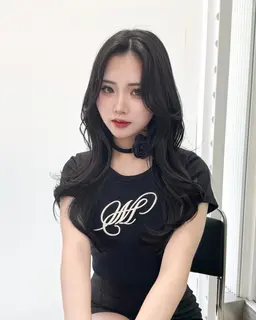 【🪽minimoセール🪽】トレンドのレイヤーカット🤍➕透明感に優れた韓国暗髪カラー➕オリジナルトリートメント🤍