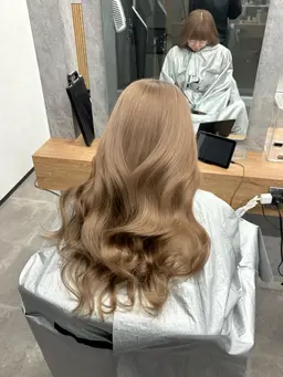 カット✂️➕ブリーチ➕オンカラー➕超音波トリートメント🩵