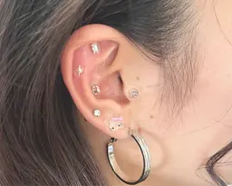 《人気急上昇中》耳つぼジュエリー💎(10パーツ)