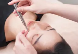 【人気No. 1🧡】シンメトリー式本格小顔矯正