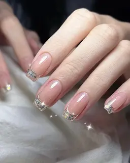 【高級感ネイル】マグネット× ミラーフレンチ&ガラスフレンチ ¥3300