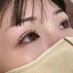 【お出かけ前にぜひ🌸】大人気❣️似合わせまつ毛パーマ+アイシャンプー🎀束感🎀コーティング仕上げ付き🎀