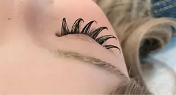 1/18日(日曜日)17:00​〜​ マツエク👀フラットラッシュ100本🎹オフ無料🌕