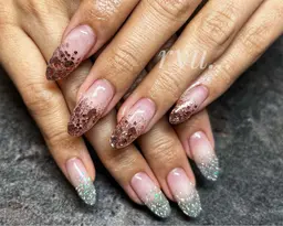 ラメグラデーション(クリアベース)ベースカラーをご希望の方は+500円で変更できます!