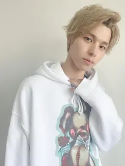 【メンズ】カット+Wブリーチ(２回)カラー『ホワイト・シルバー・グレー系対応