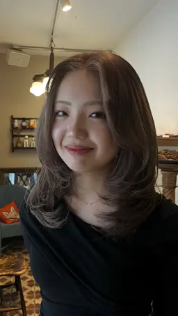 顔周りレイヤーカット