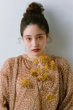 サロンSNS等のアップ用撮影モデルまつ毛と眉毛を整えさせて頂きヘアスタイルもお時間によっては整えさせて頂きます