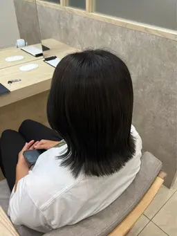 🌼グレイカラー🌼頭皮に優しいゼロテクカラーできます!頭皮につけないけどしっかり白髪は染まるカラーです𖤐 ̖́-